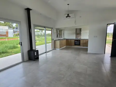 Casa 3 dormitorios - ¡A ESTRENAR!