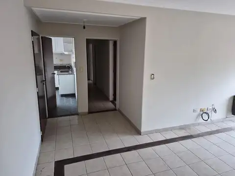 Departamento 6 ambientes con 2 baños