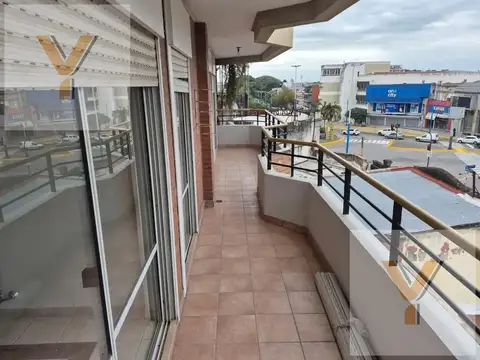 Departamento 6 ambientes con 2 baños