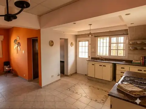 Depto Tipo Casa 4 ambientes con 2 baños