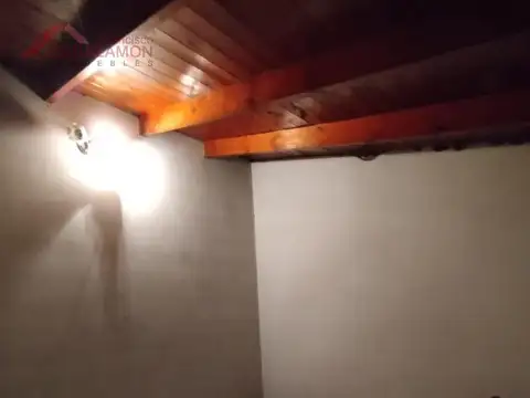 Casa 8 ambientes con 3 baños