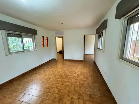 Casa 6 ambientes con 3 baños