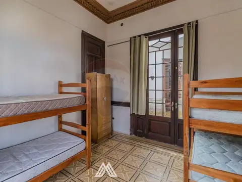 Casa 5 ambientes con 2 baños