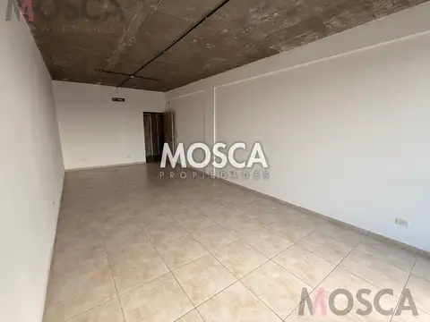 Oficina en Alquiler al Este