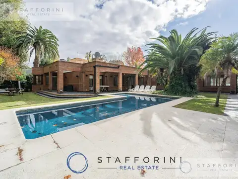 CASA EN 2 LOTES EN COUNTRY CLUB EL CARMEN
