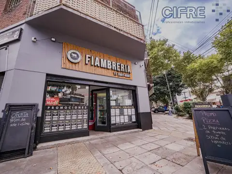 Local a la venta en esquina Nazca y Albarellos