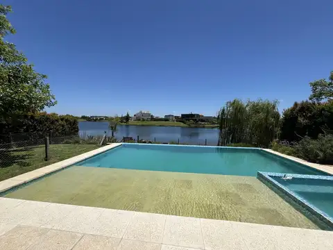 Casa Moderna 4 dormitorios   escritorio   playroom   sala de tv a la Laguna-Puertos del Lago-Marinas