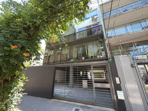 Venta de Departamento dúplex con balcón y parrilla en San Isidro - 2 Dormitorios