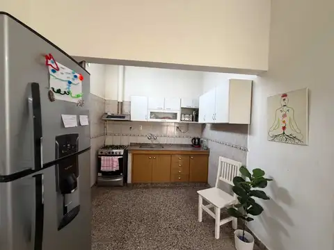 CASA 2 DORMITORIOS ESQUINA AZCUENAGA Y RIVADAVIA