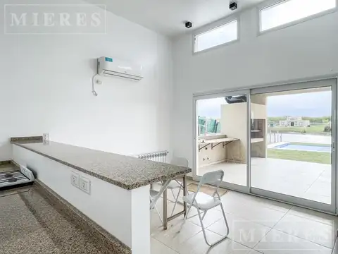 Casa en Alquiler Temporal con 1 cochera