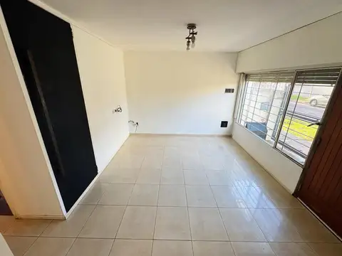 Depto Tipo Casa 2 ambientes con 1 baño