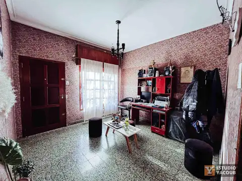 Casa en venta - 2 Dormitorios 1 Baño - Cocheras - 420Mts2 - Berisso