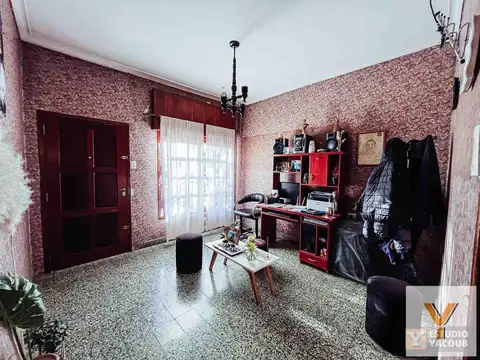 Casa en venta - 2 Dormitorios 1 Baño - Cocheras - 420Mts2 - Berisso