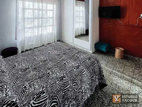 Casa en venta - 2 Dormitorios 1 Baño - Cocheras - 420Mts2 - Berisso