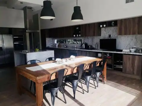 Casa al golf en Barrio El Golf