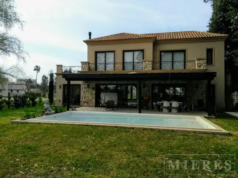 Casa en venta sobre lote interno  en área 2  Barrio San Matias, Escobar