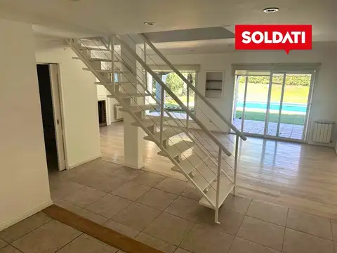 Casa en Venta con 2 cocheras