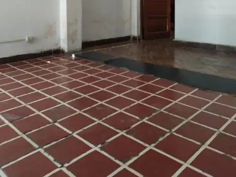 VENTA: CASA, 2DORMIT-GALERIA-GARAGE, PATIO; BELGRANO 2510-VGG