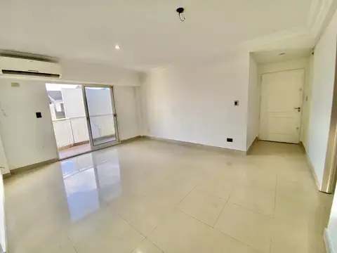 Venta departamento de 3 amb con dos cocheras - Barrio Naón