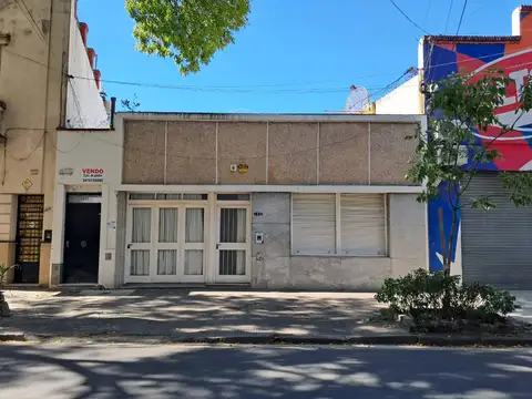 Casa en venta ideal  para reciclar o para constructoras