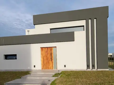 VIVIENDA 4 AMB. JARDIN Y PISCINA HORIZONTES AL SUR CORREDOR VERDE CANNING SAN VICENTE