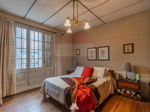 Casa 6 ambientes con 2 baños