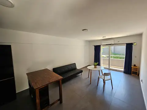 Departamento en Alquiler en Villa Luro, $ 500.000