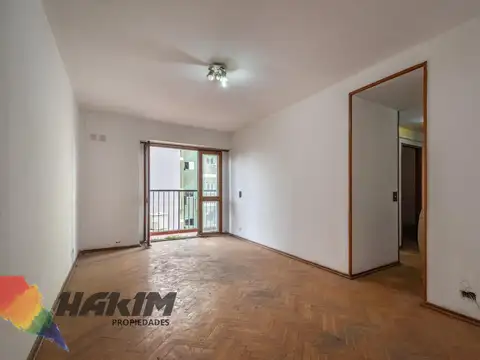 Departamento 3 ambientes con balcón en Floresta 64MTS2