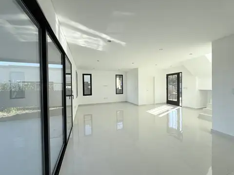 CASA EN VENTA EN SANTA ELENA - PILAR