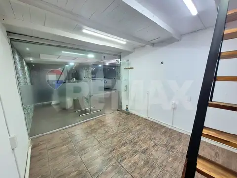 Local en Venta 67 años