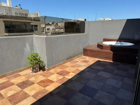 VENTA DUPLEX 4 AMB. CON COCHERA Y TERRAZA