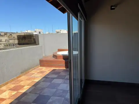 VENTA DUPLEX 4 AMB. CON COCHERA Y TERRAZA
