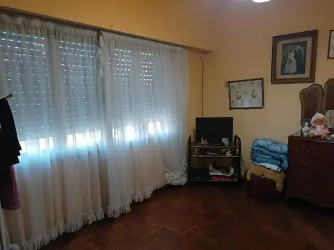 Casa en Venta con 4 cocheras