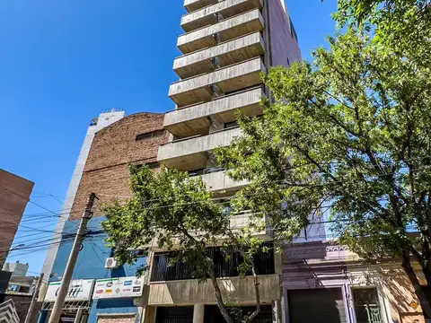 Mendoza y Callao - Oficina. Cochera disponible.