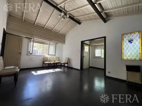 Venta casa 3 ambientes con patio en Sarandí