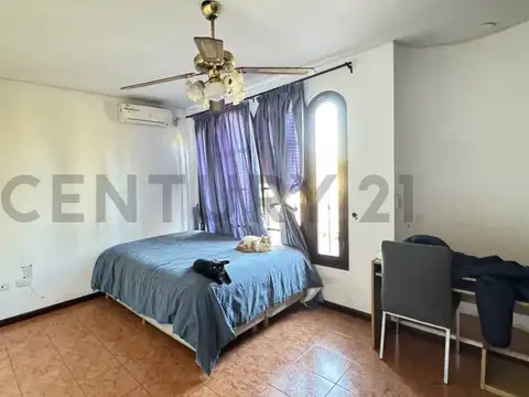 Casa 7 ambientes con 4 baños