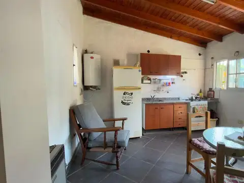 Casa 4 ambientes con 2 baños