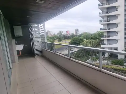 Caseros 100