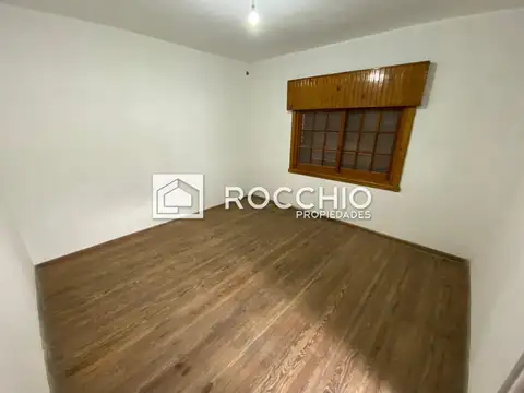Casa en Alquiler con 1 cochera