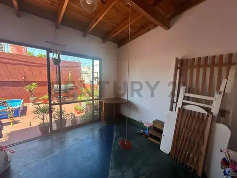 VENTA PH 4 AMBIENTES EN FLORES CON TERRAZA