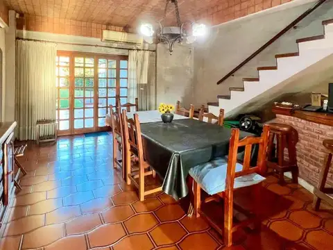 Casa en Venta con 1 cochera