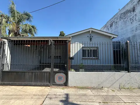 CASA 4 AMBIENTES C/COCHERA