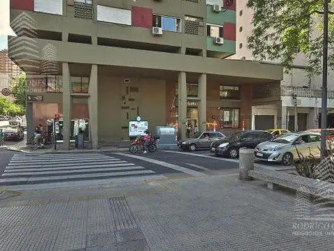 Av. Paseo Colon al 700