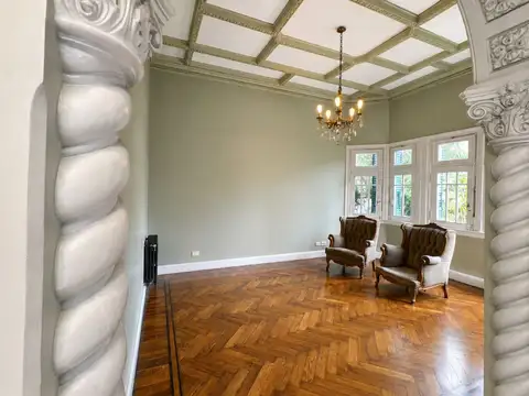 VENTA  EXCEPCIONAL CASONA HISTORICA BANFIELD