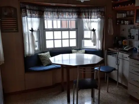 Casa en Venta con 4 cocheras