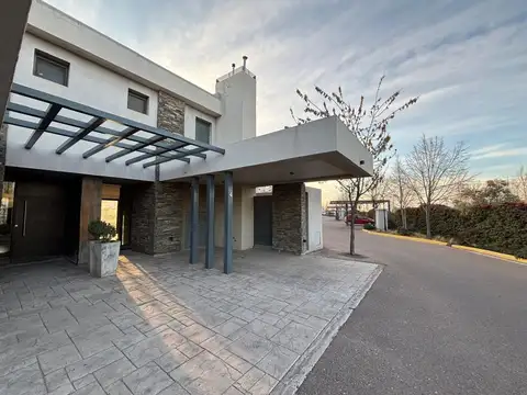 VENTA DUPLEX BARRIO PRIVADO CHACRAS DE CORIA