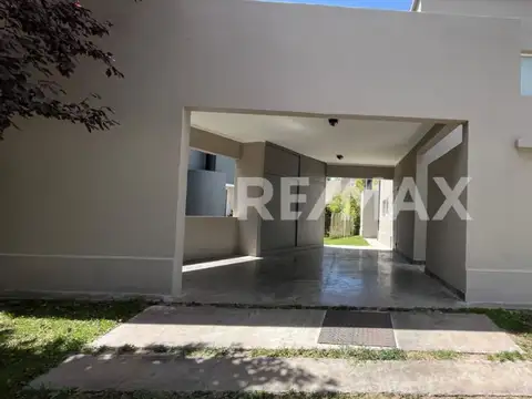 Casa en Venta en Centenario, USD 440.000