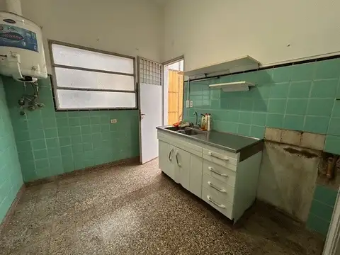 Depto Tipo Casa en Alquiler en Lomas del Mirador, $ 550.000