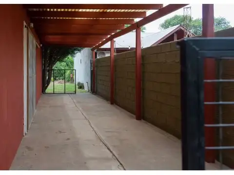 Casa 4 ambientes con 1 baño