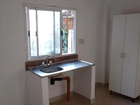 Depto Tipo Casa en Alquiler en El Palomar, $ 350.000